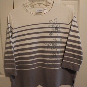 Alfred Dunner XL Womens Gray/White Embroided Top with 3/4 sleeves